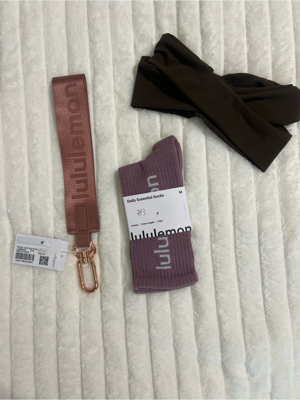 🤎Lululemon Neutral Bundle 🤎 Mauve Socks //Rose Gold Keychain// Headband
